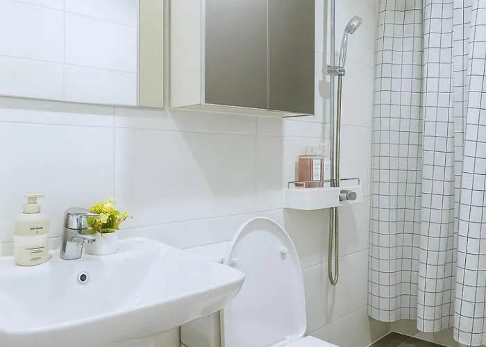 Villa #new# Hoegi Station 6 Minutes# Elevator# 4-6 People *